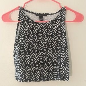 Black & white crop tank